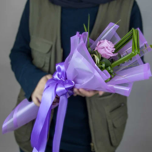 دسته گل رز هلندی یاسی