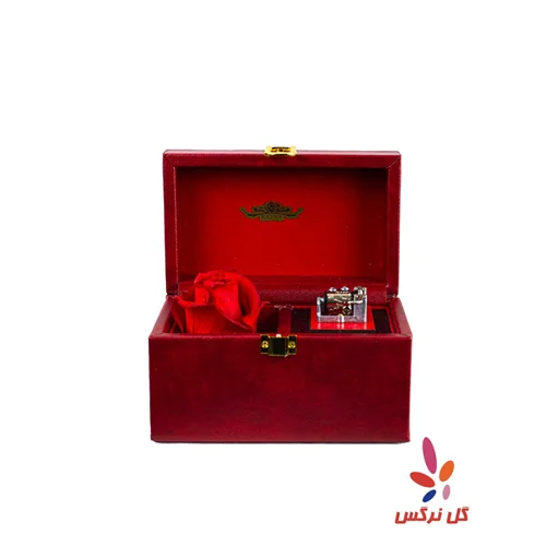 گل رز جاودان قرمز با جعبه موزیکال