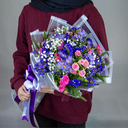 دسته گل رز مینیاتوری و آستر