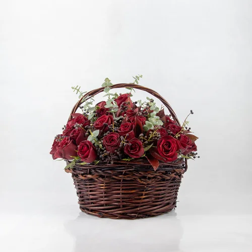 سبد گل حصیری رز هلندی (ویژه)