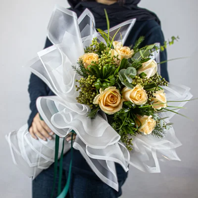 دسته گل رز هلندی کرم